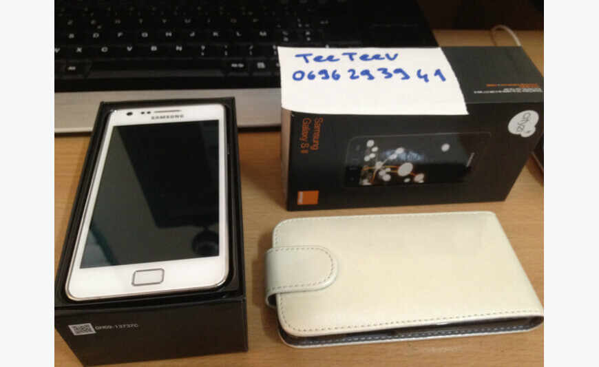 Samsung galaxy s2 i9100P super état et débloqué.
