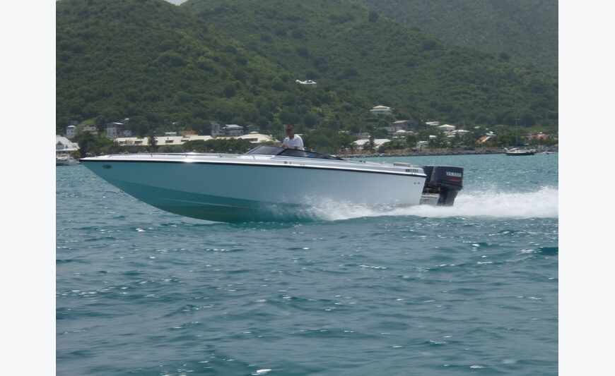 Power Boat - BAJA - 26 pies