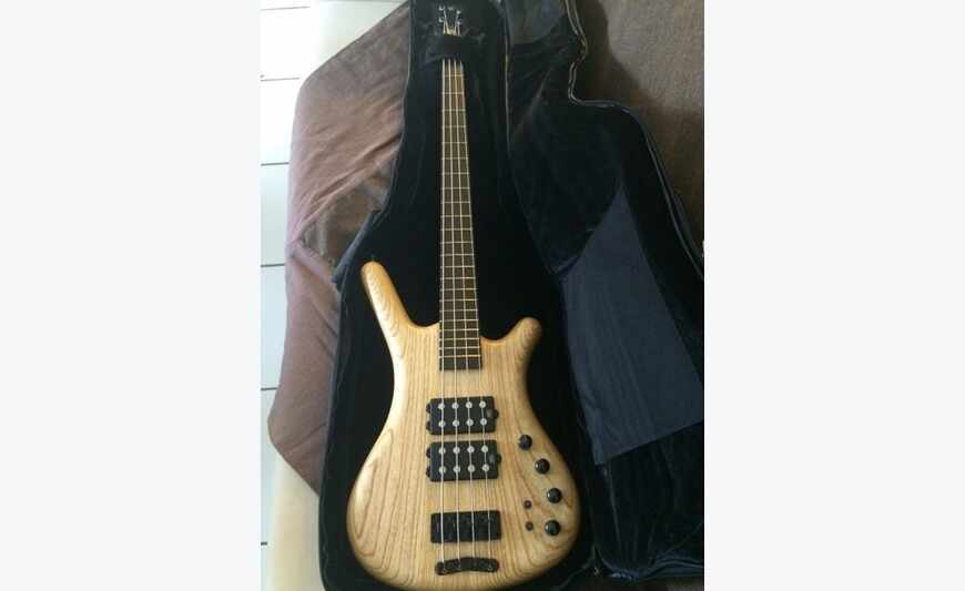 Warwick Corvette duplo buck 4 cordas + Amp