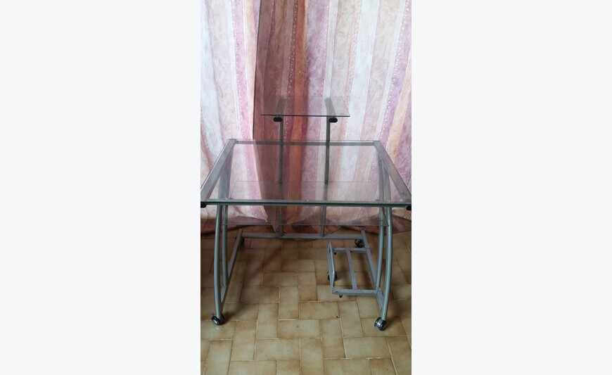 Bureau informatique design verre pour ordinateur