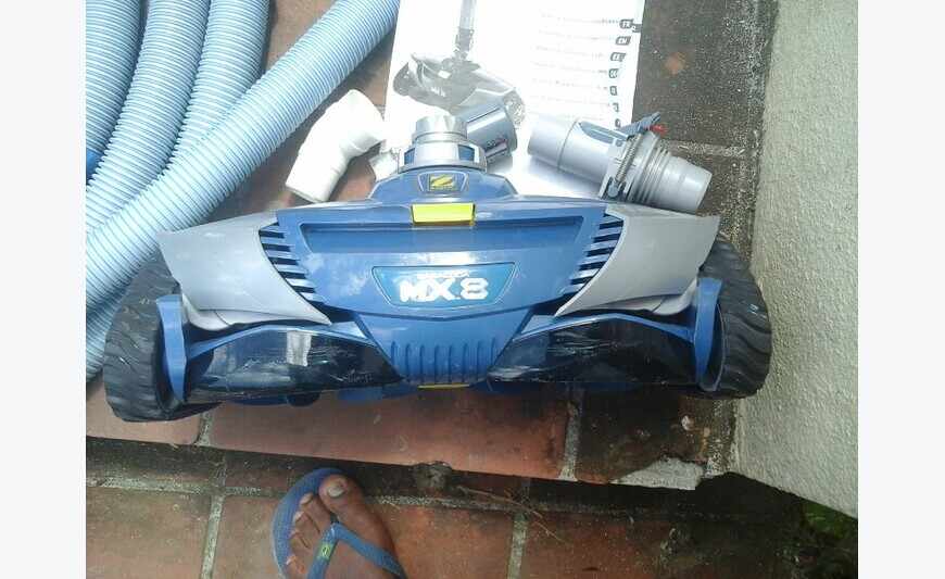 robot piscine hydraulique Zodiac (baracuda mx8)