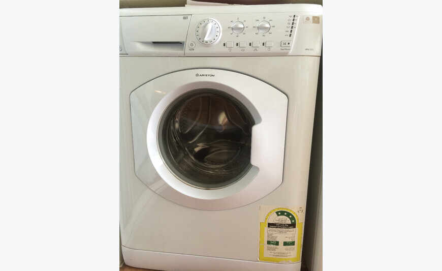 Washing machine Ariston 6L 105