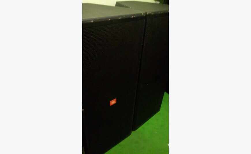Enceintes Sono JBL SRX 725