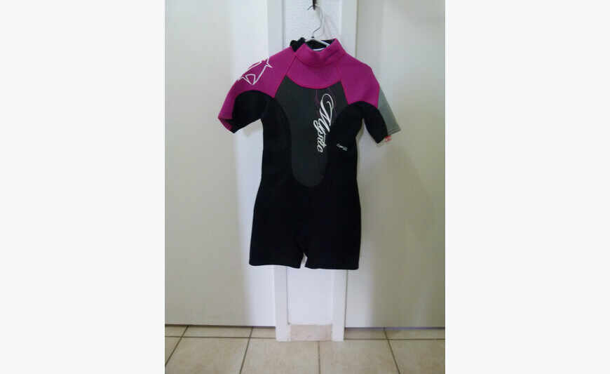 Combinaison femme pour sport nautique