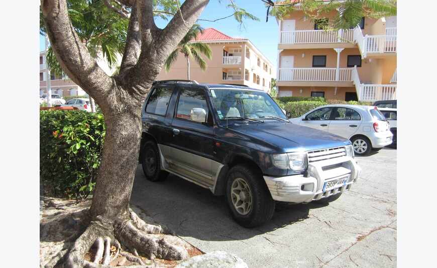 4x4 MITSUBISHI PAJERO V6 3000 automatique essenc