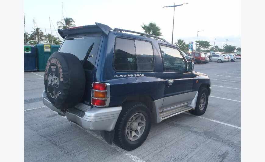 Mitsubishi PAJERO V6