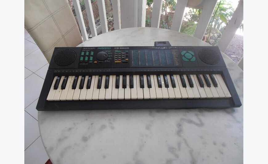 guitarra y órgano Bontempi KS 5600