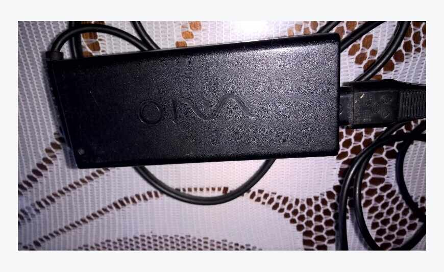 Chargeur PC Portable SONY VAIO VPC EF3E1E