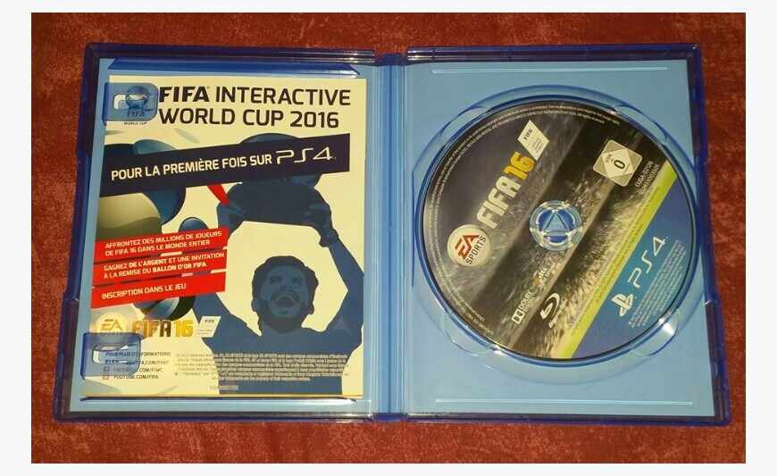 FIFA 16 no PS4 novinho em folha.