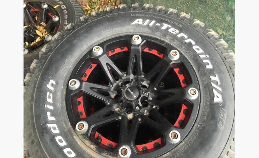 5 jantes BALLISTIC avec 5 pneus