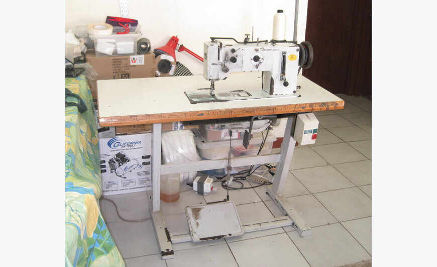 Machine à coudre industrielle