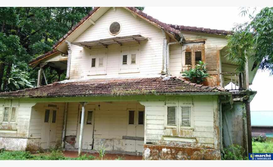 Maisons coloniale + dépendances et.