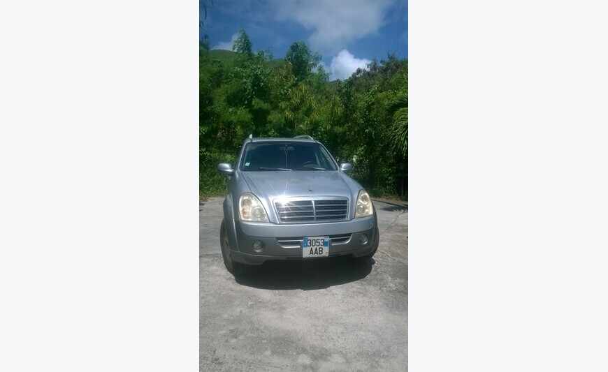 ssangyong rexton rx320 7 places