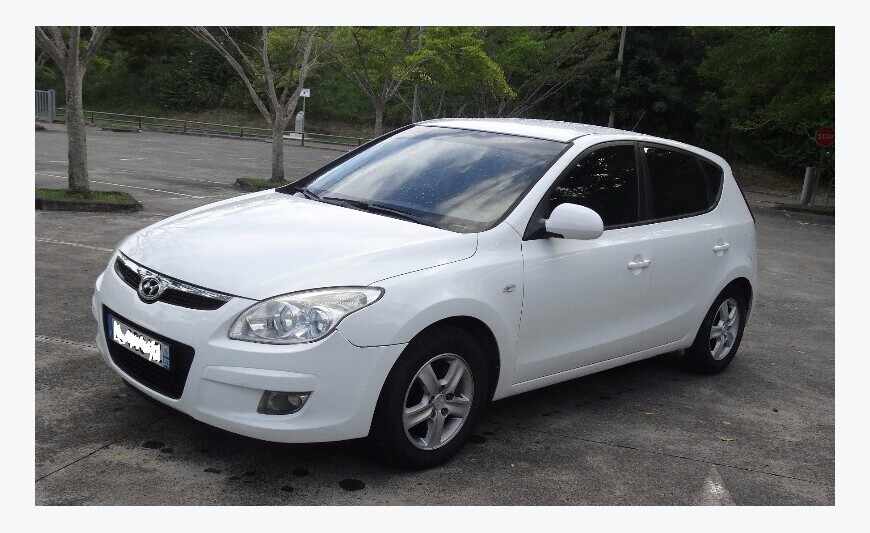 Hyundai i30 blanche 1. 4 pack clim 5 portes