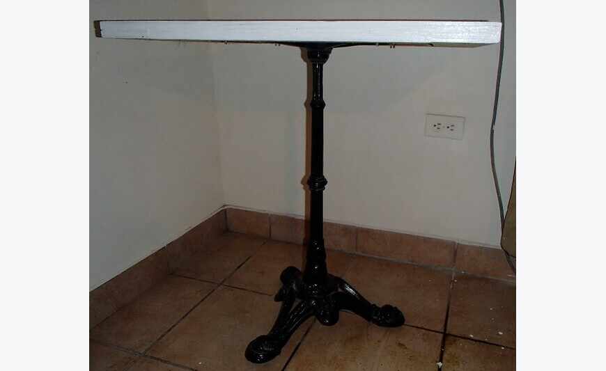 table bistro retro