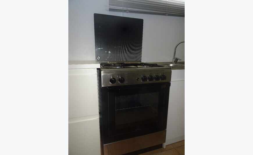 Cocina Indesit gas + horno elect catálisis