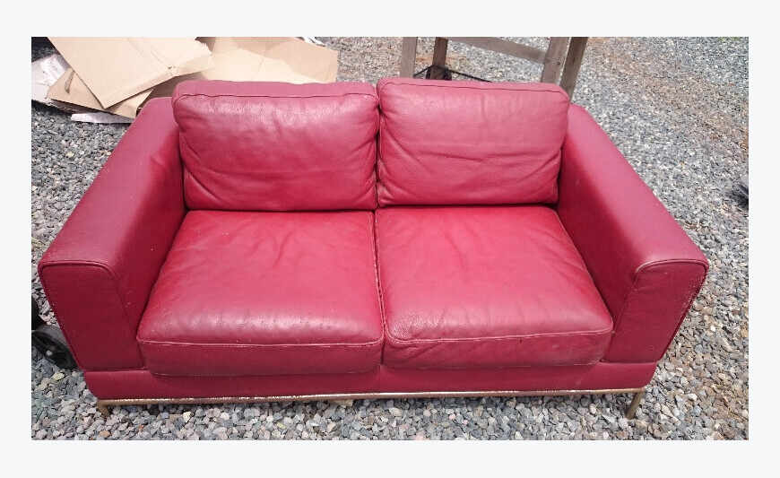 Sofá 2 lugares de cuero rojo de ikea