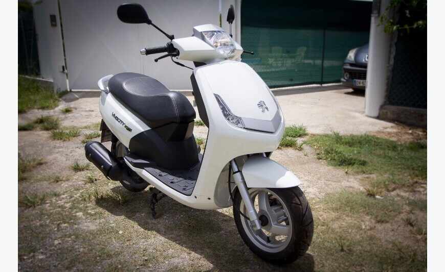 Scooter Peugeot 125 cm3 Vivacity (385 km) TBE