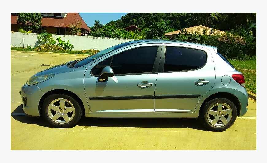 Peugeot 207 1. 4 essence