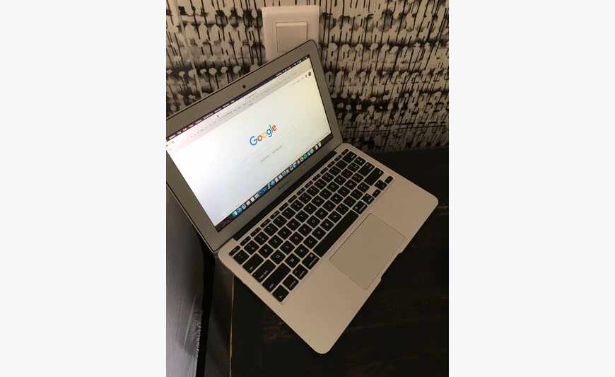 MacBook Air 11 "11 inches mid 2013 almost nine