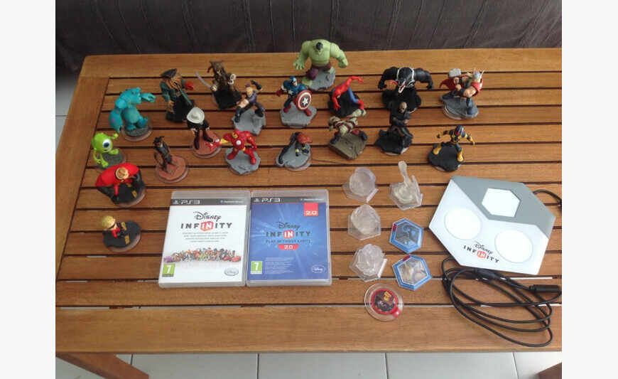 infinidad de juegos 1 y 2 ps3 + figuras