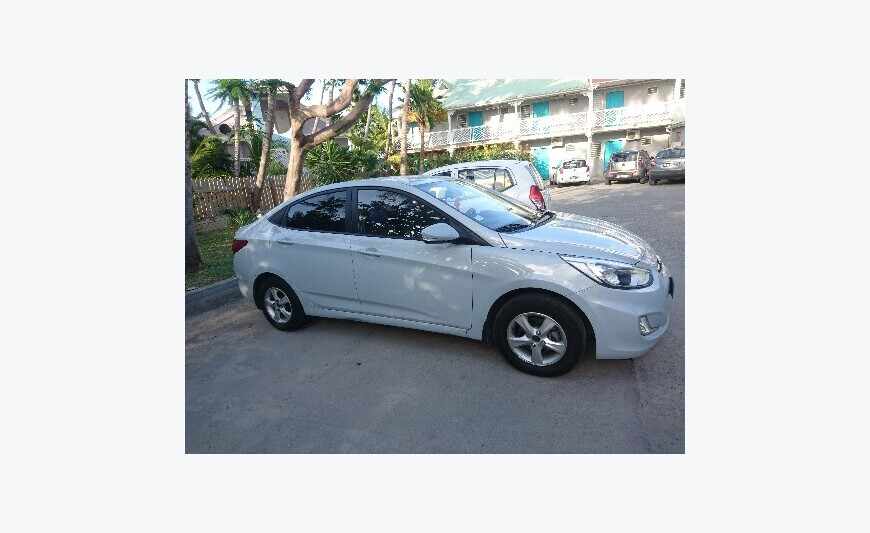 Hyundai accent 2015 Top Model AUTO