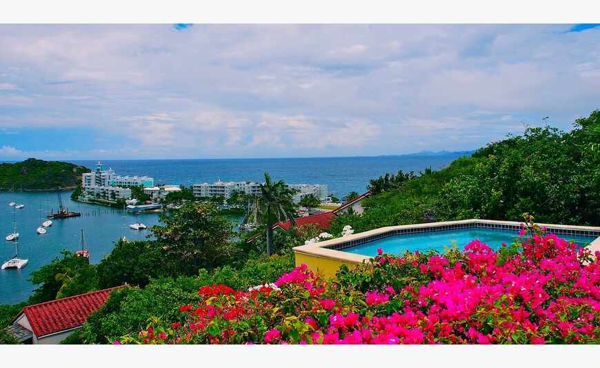 Villa Carpe Diem Under Contract