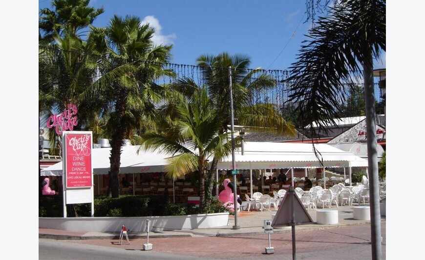 Restaurant "Cheri's Cafe"