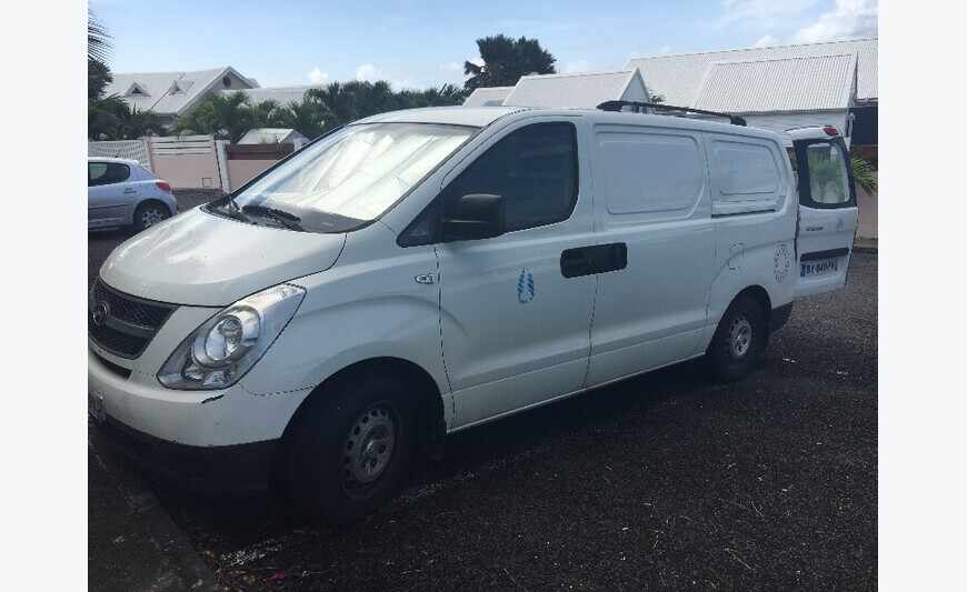 véhicule utilitaire Hyundai H1