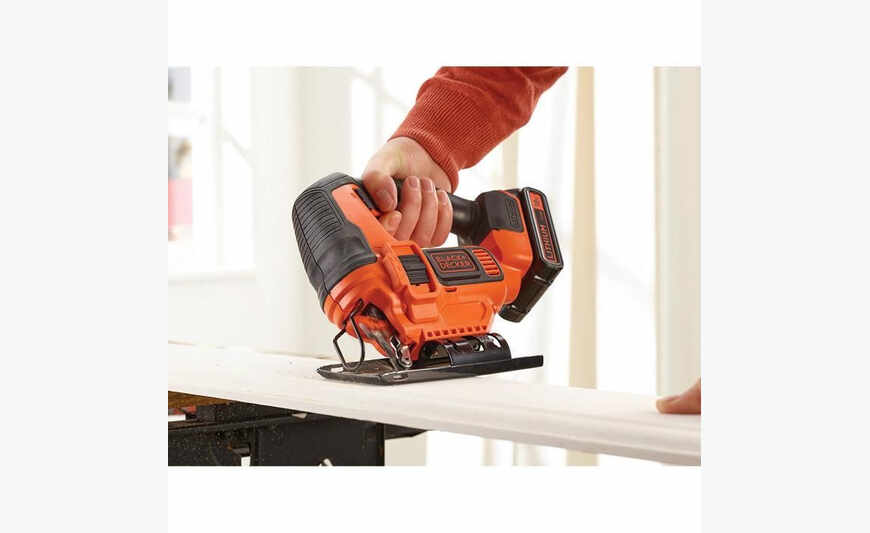 Black & Decker Scie sauteuse sans fil 18V