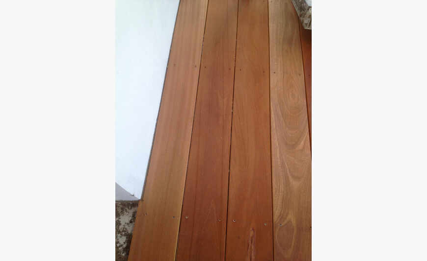 Bois Bangkirai en éxédent de commande