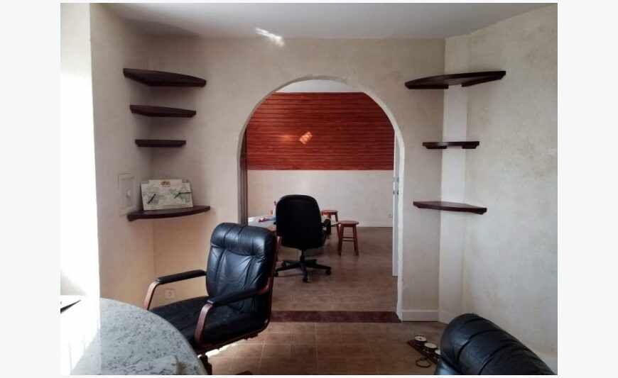 3 offices for rent Marigot Near Super U