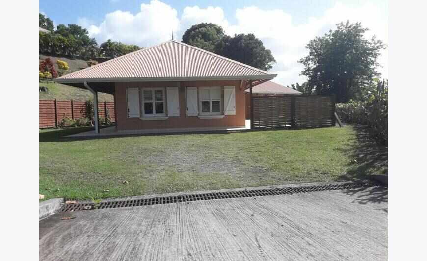 Villa F4 dans résidence privée