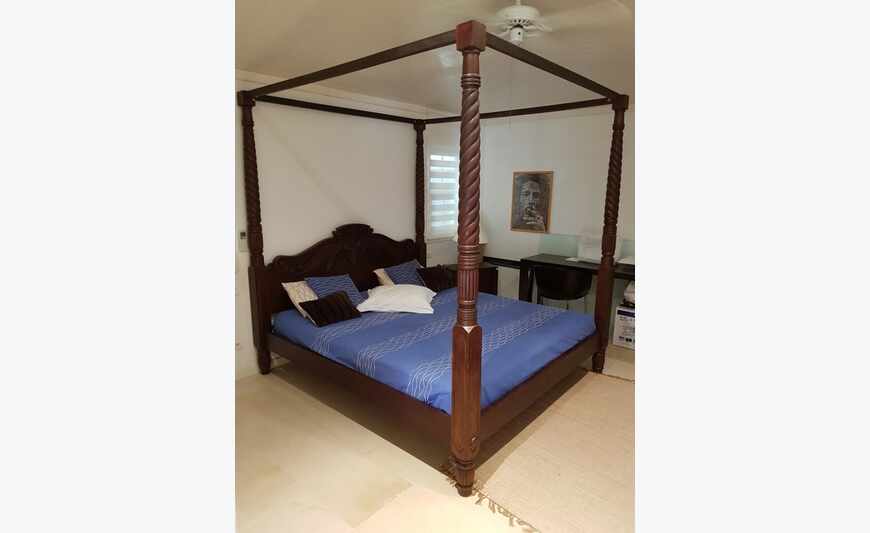 very beautiful colonial style bed