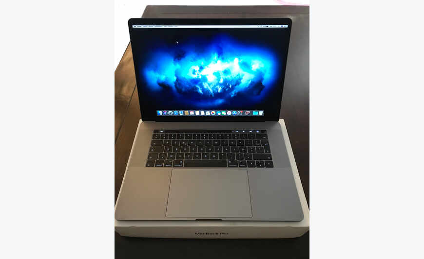 MacBook Pro 15'' Touch Bar como novo