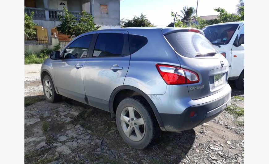 nissan qashai 2013 50. 000 kms