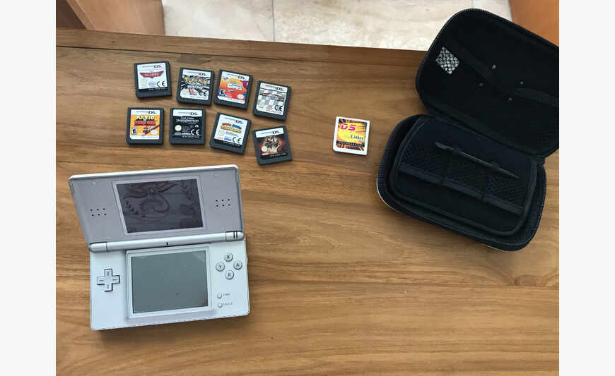 Nintendo DSlite et Arene et toupies Beyblade