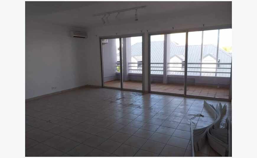 Marigot Bureaux for rent on Rue du Général...