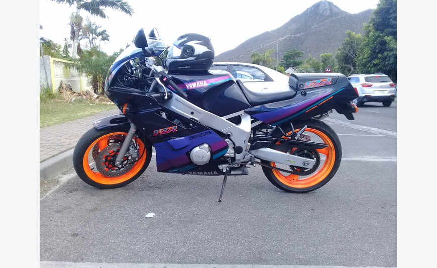 1991 Yamaha FZR 600
