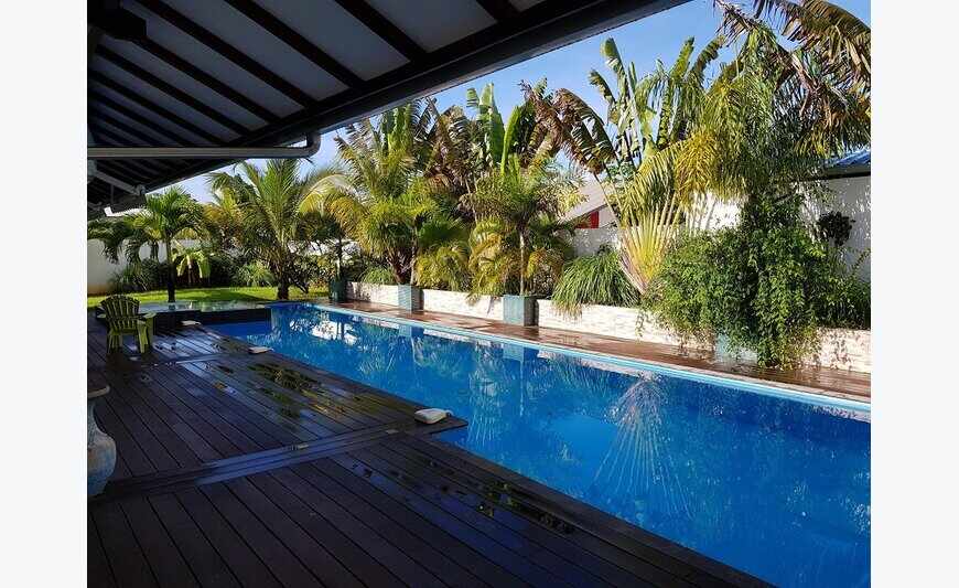 Villa de standing de type F4 + Bureau.