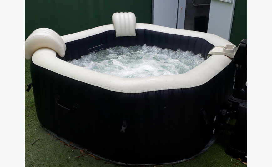 Jacuzzi jets et bulles 4 places