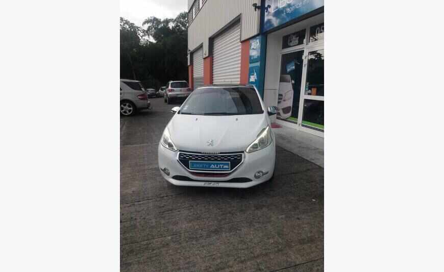 Peugeot 208 1. 6 Thp 200 Gti