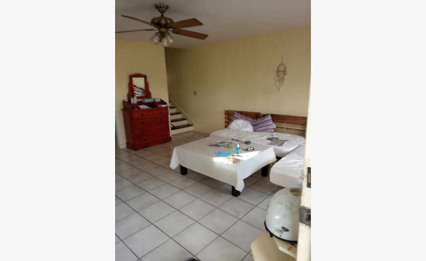 room for rent in cole bay