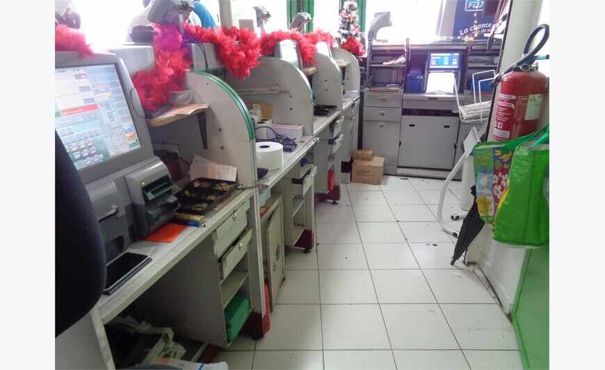 Fort De France Pmu Loto Bar de 50 m²...