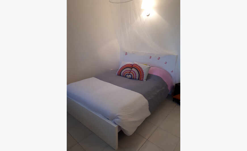Ikea bed with mattress and box spring in 140 by 190