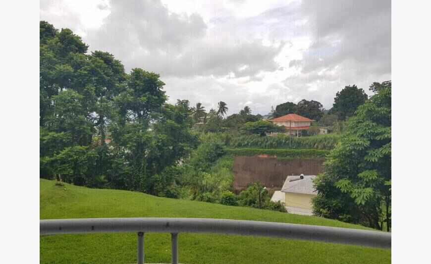 Fort De France : Superbe vue mer pour...