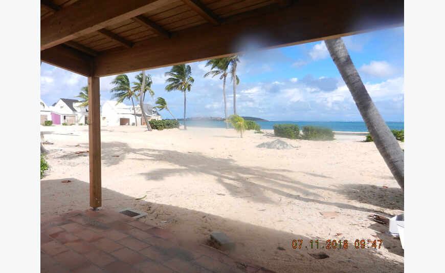 Nettle Bay Beach Club A RENOVER TYPE 2 SUR PLAGE