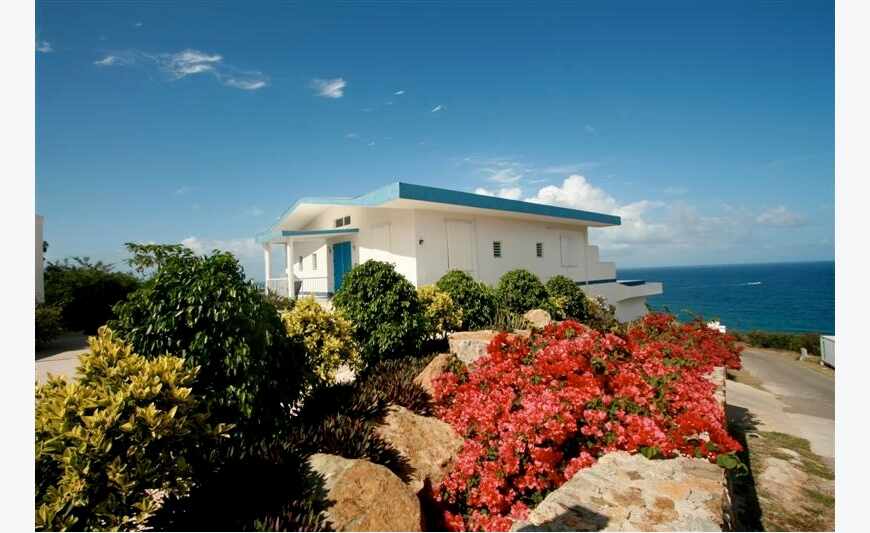 Revovated 2 B/R 2.5 bath large apartment