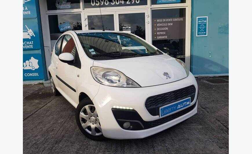 Peugeot 107 1.0 12v 68 Série 64 Blue Lion