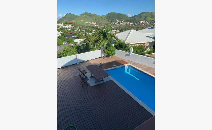 villa sur les hauteurs de la baie...